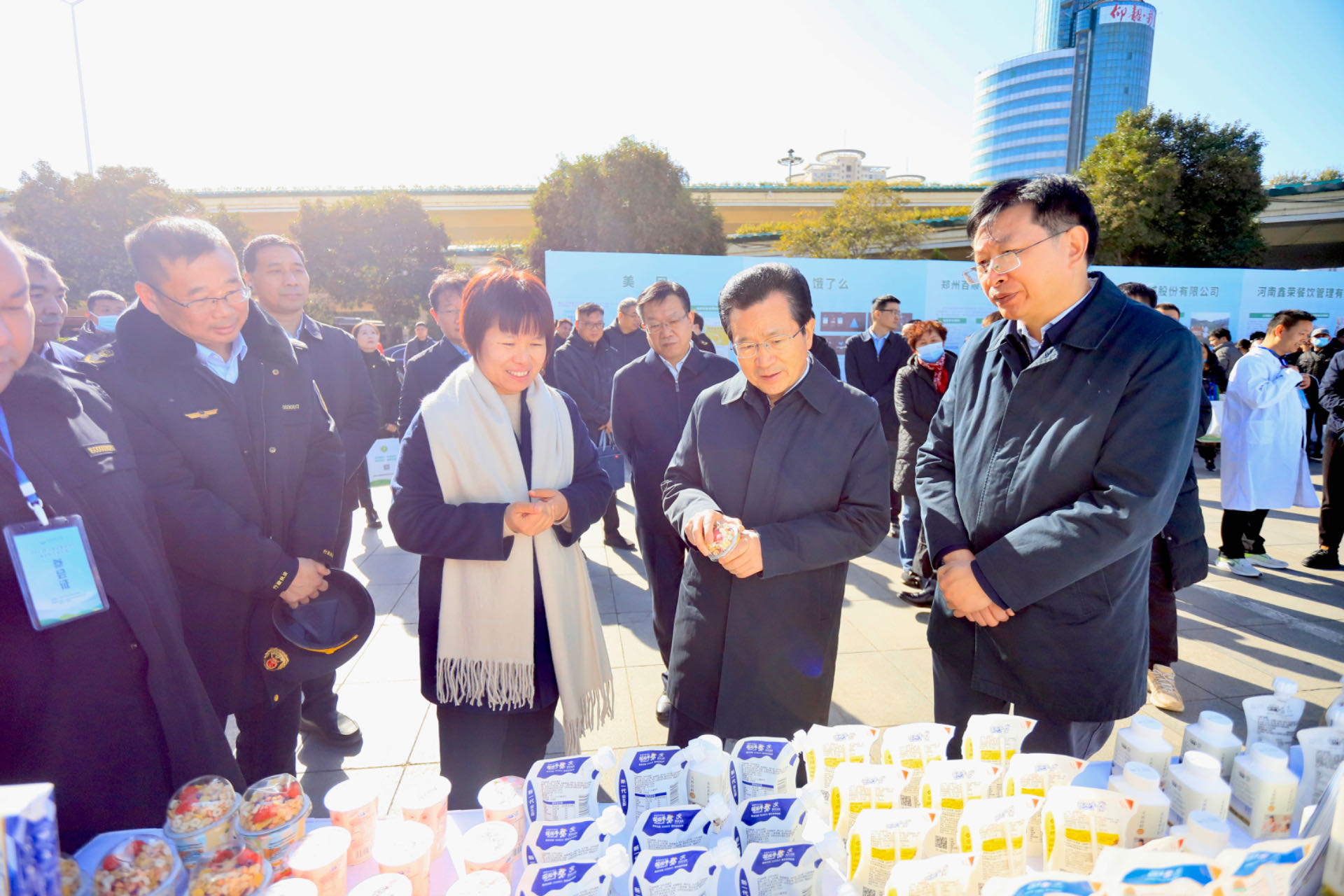 花花牛丨落實食品生產加工企業質量安全主體責任，助力人民群眾生活更美好——2023年河南省暨鄭州食品安全宣傳周啟動儀式隆重舉行