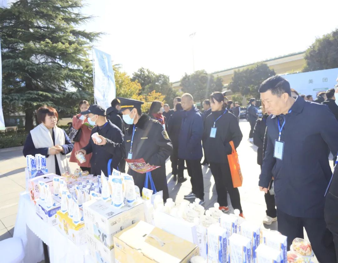 花花牛丨落實食品生產加工企業質量安全主體責任，助力人民群眾生活更美好——2023年河南省暨鄭州食品安全宣傳周啟動儀式隆重舉行