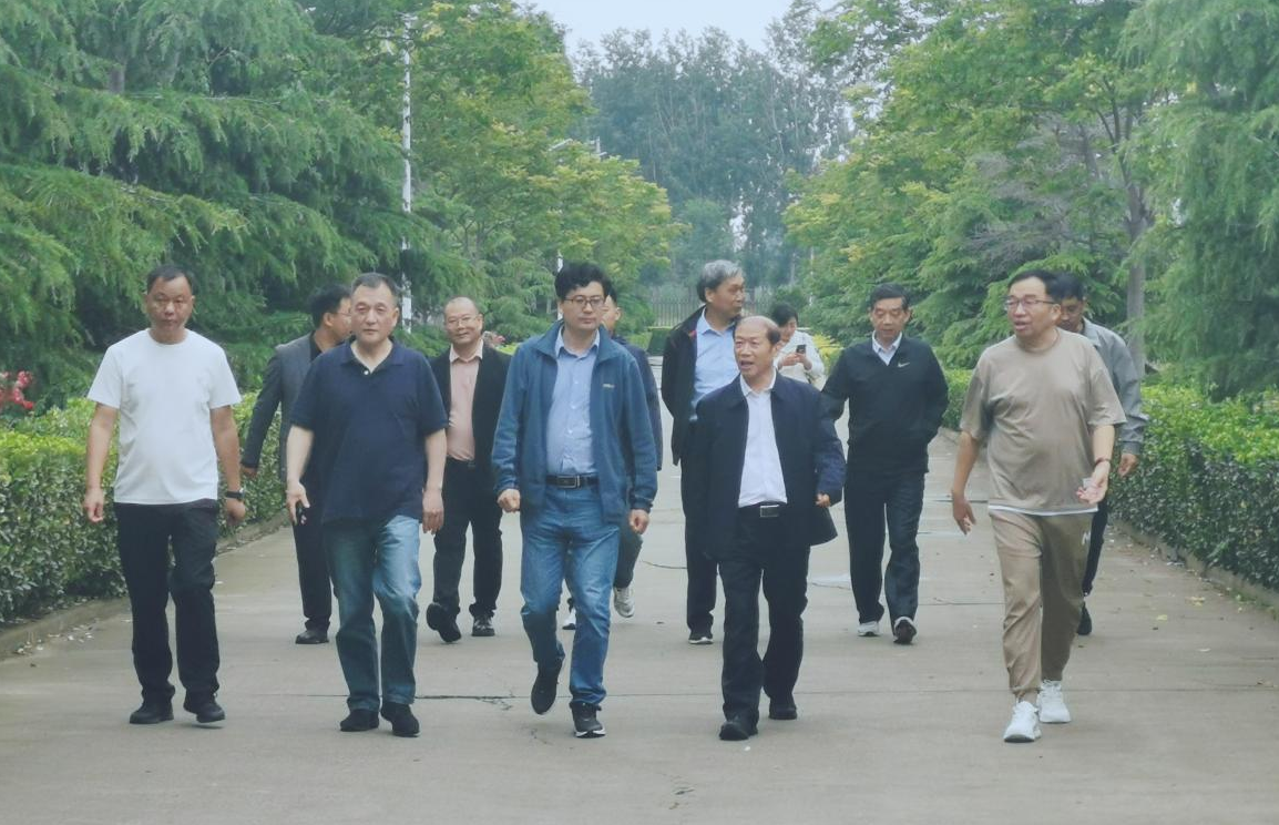 花花牛丨河南農業大學黨委副書記、校長介曉磊一行蒞臨花花牛河南瑞亞參觀調研