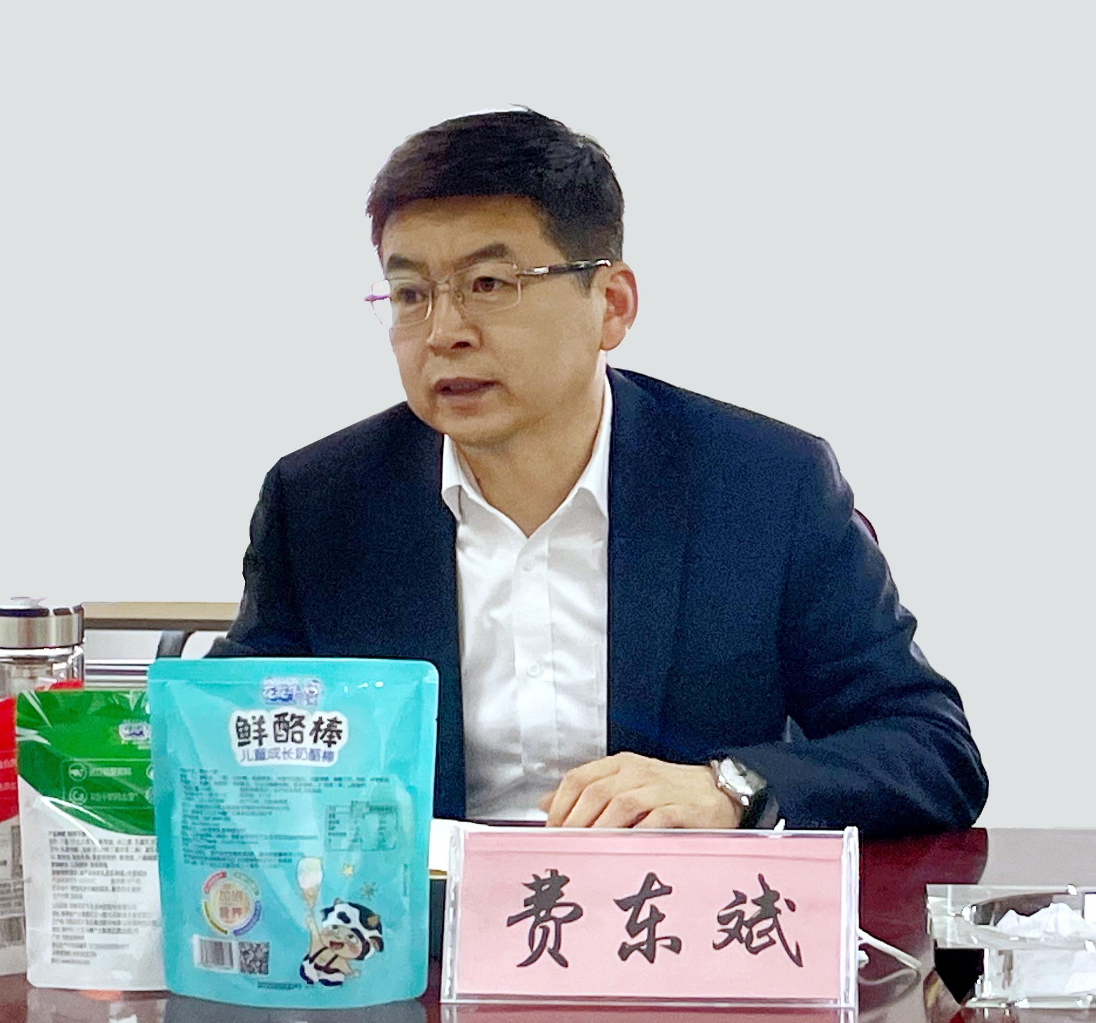 河南省委常委、副省長費東斌蒞臨 花花牛乳業集團調研